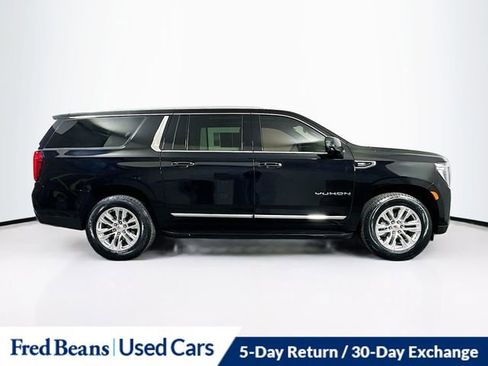 Used 2023 GMC Yukon XL SLT w/ SLT Premium Package image 9