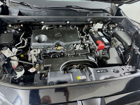 Used 2021 Toyota RAV4 XLE FWD image 27