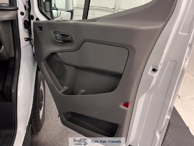 New 2026 Ford Transit 250 148 Medium Roof w/ Load Area Protection Package RWD image 39