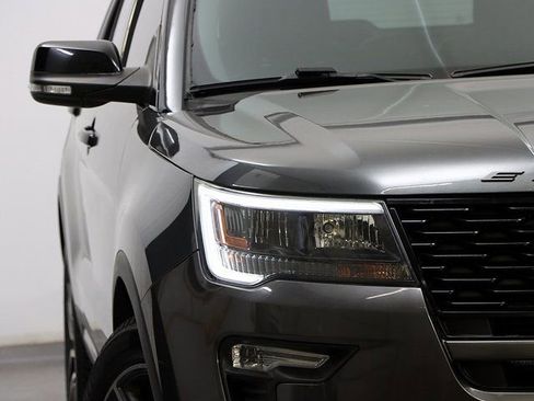 Used 2018 Ford Explorer Sport w/ Equipment Group 401A image 4