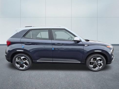 New 2026 Hyundai Venue SEL FWD image 7
