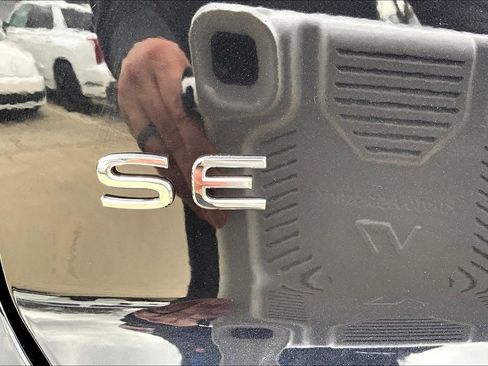 New 2025 Volkswagen Atlas Cross Sport SE image 7