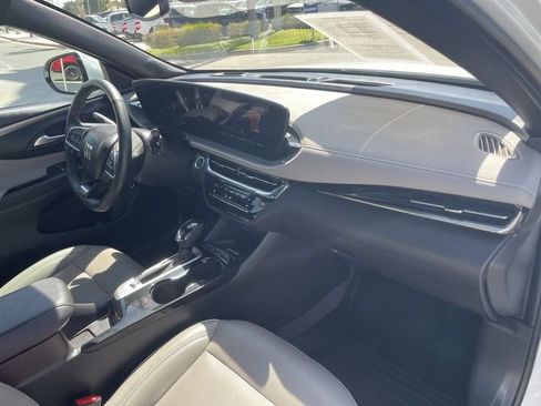 Used 2025 Buick Envista Avenir FWD image 28