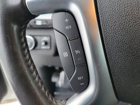 Used 2017 Chevrolet Traverse LT w/ Style and Technology Package FWD image 23