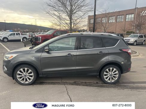 Used 2017 Ford Escape Titanium image 7