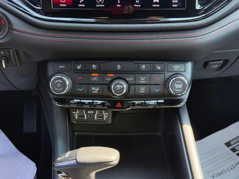 Used 2024 Dodge Durango GT image 14