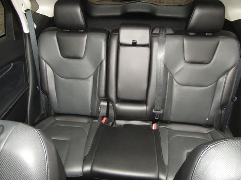 Certified 2019 Ford Edge Titanium w/ Equipment Group 301A image 17