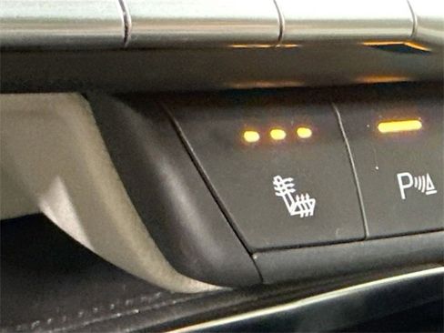 Used 2023 Cadillac XT4 Luxury w/ Cold Weather Package image 21