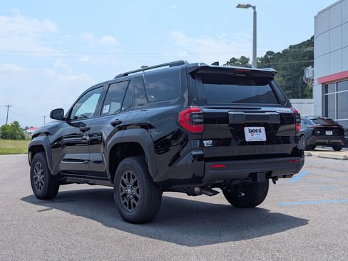 New 2026 Toyota 4Runner SR5 AWD/4WD image 3