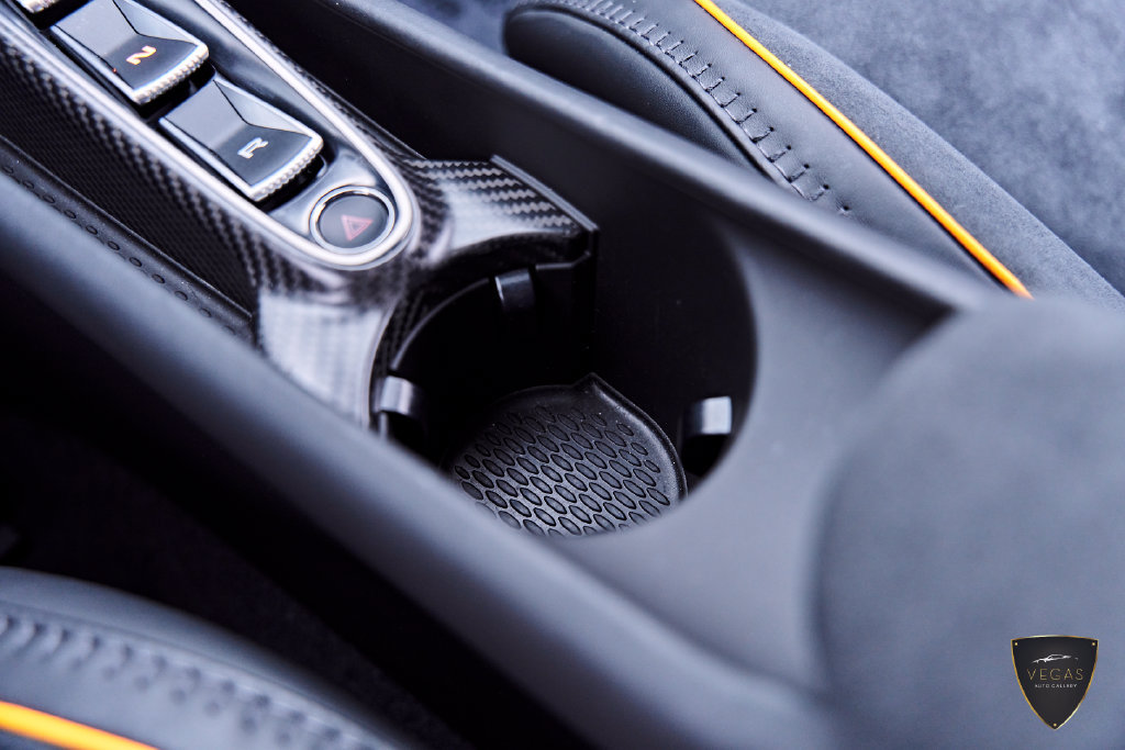 Used 2025 McLaren Artura RWD image 75