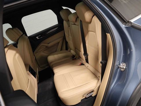 Used 2019 Porsche Cayenne AWD/4WD image 36