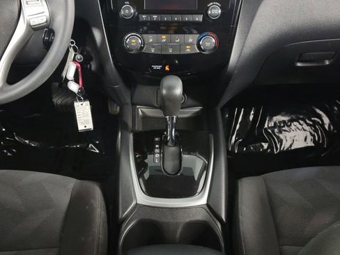 Used 2016 Nissan Rogue S FWD image 24