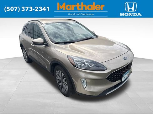 Used 2020 Ford Escape Titanium AWD/4WD image 4