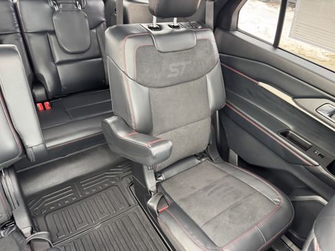 Certified 2025 Ford Explorer ST w/ Sun And Sound Package image 13
