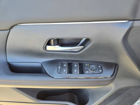 New 2026 Nissan Kicks SR w/ Cold Weather Package FWD image 13