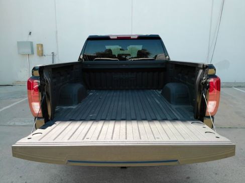 Used 2025 GMC Sierra 1500 Elevation AWD/4WD image 6
