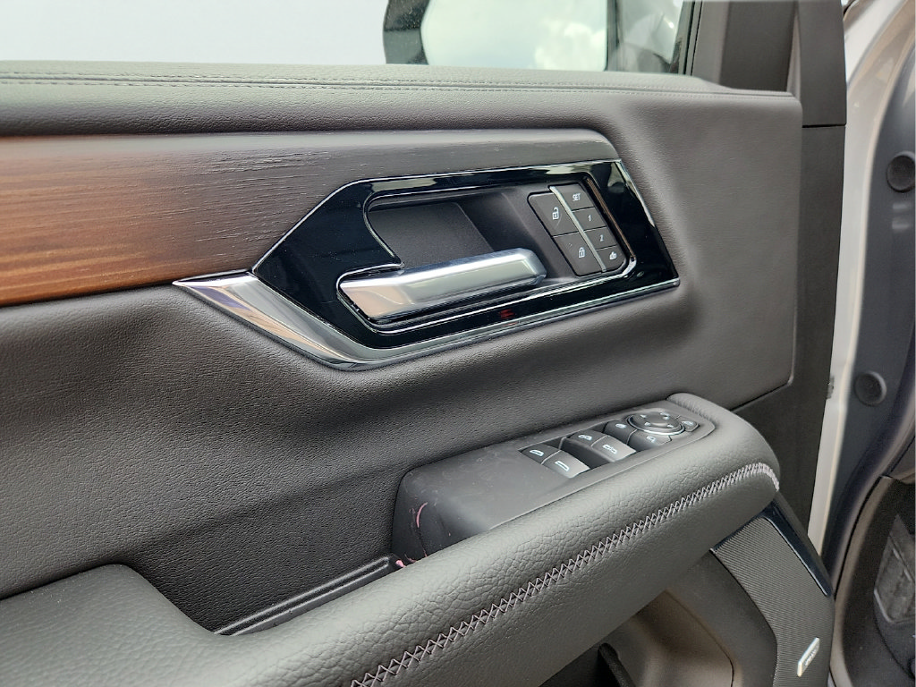 New 2026 GMC Yukon Denali AWD/4WD image 15