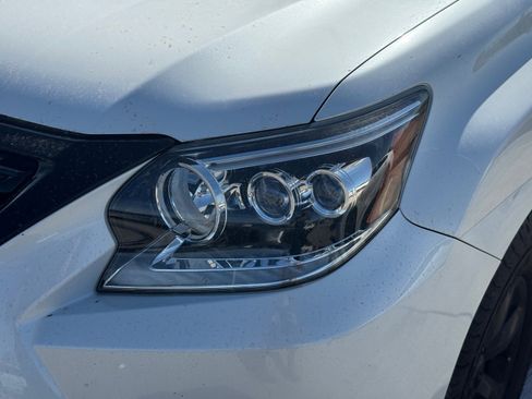 Used 2018 Lexus GX 460 w/ Navigation Package image 6