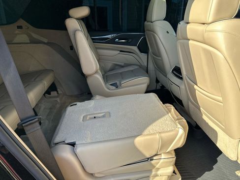 Used 2021 Cadillac Escalade Premium Luxury image 26