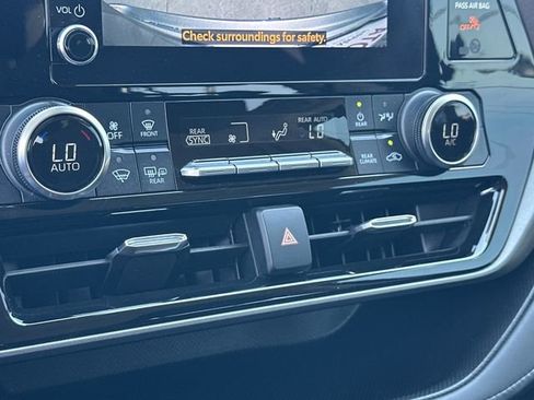 Used 2023 Toyota Highlander LE image 17