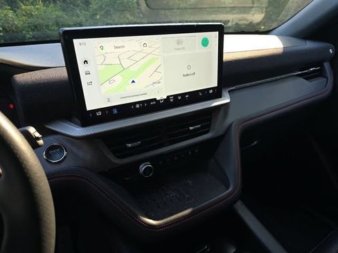 Used 2025 Ford Explorer ST RWD image 18