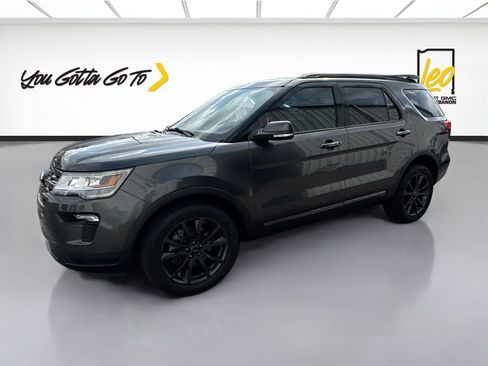 Used 2018 Ford Explorer XLT w/ Equipment Group 202A AWD/4WD image 1