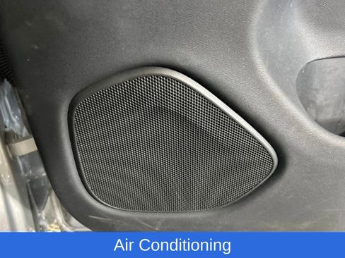 Used 2022 Volvo XC60 B5 Momentum w/ Protection Package Premier image 24