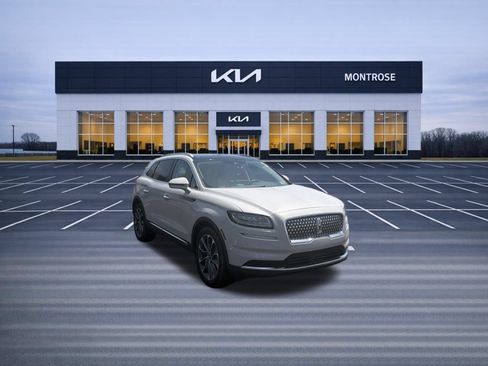 Used 2022 Lincoln Nautilus Reserve w/ Equipment Group 201A AWD/4WD image 3
