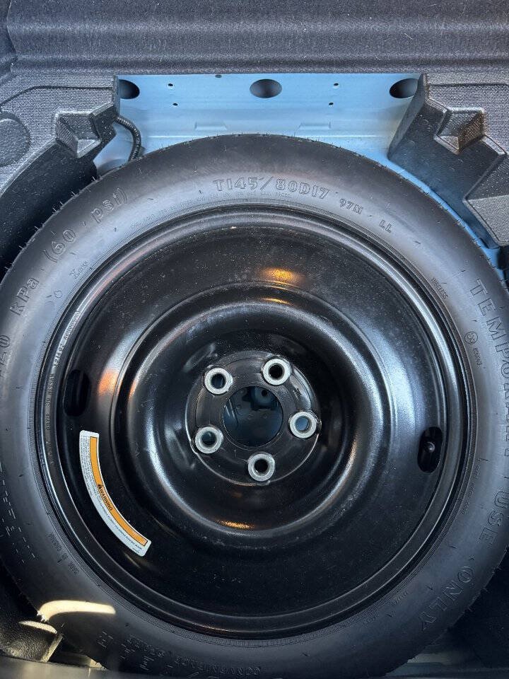 Used 2010 Nissan 370Z Touring RWD image 14