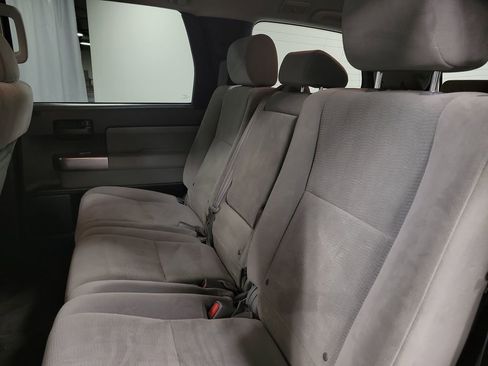 Used 2018 Toyota Sequoia SR5 image 20