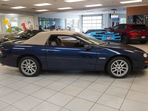 Used 2002 Chevrolet Camaro Z28 w/ Sport Appearance Pkg RWD image 12