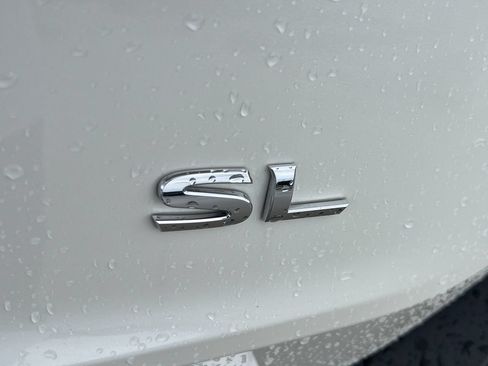 Used 2023 Nissan Rogue SL w/ SL Premium Package FWD image 5