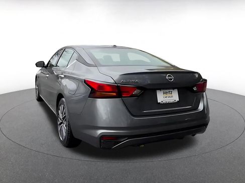 Used 2025 Nissan Altima 2.5 SV image 11