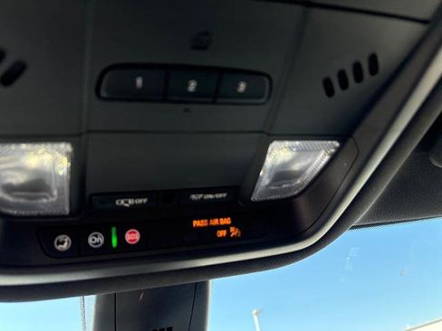 Used 2024 Buick Enclave Premium image 15