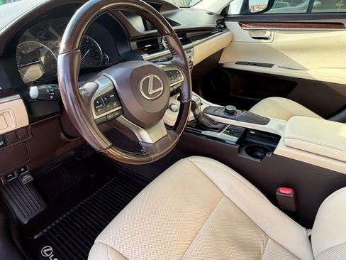 Used 2017 Lexus ES 350 w/ Premium Package image 12