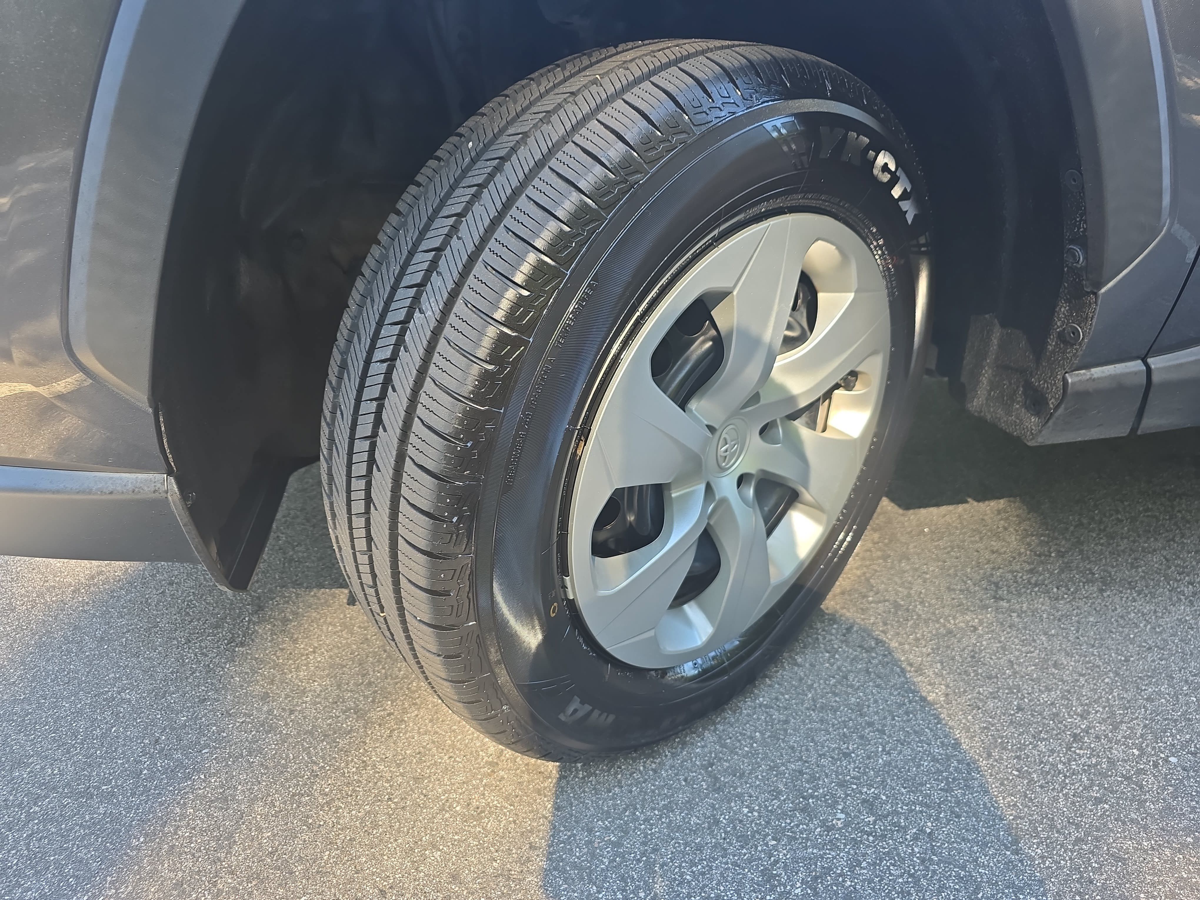 Used 2022 Toyota RAV4 LE FWD image 34