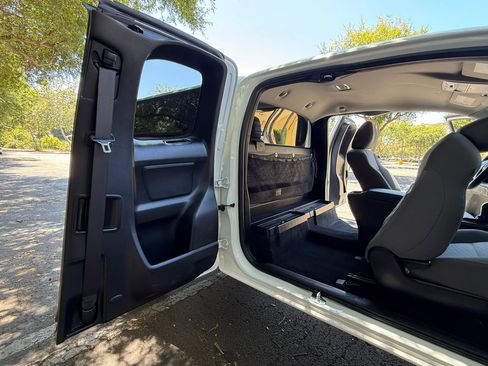 Used 2022 Toyota Tacoma SR image 19