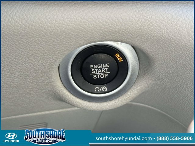 Used 2018 Chrysler Pacifica Touring-L FWD image 27