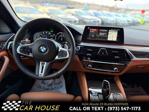 Used 2018 BMW 530e xDrive w/ M Sport Package 2 image 27