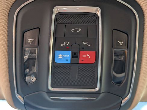 Used 2021 Jeep Grand Cherokee L Limited AWD/4WD image 21