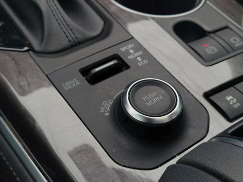 Used 2021 Toyota Highlander Platinum image 38