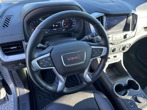 Used 2024 GMC Terrain SLT w/ Elevation Edition image 18