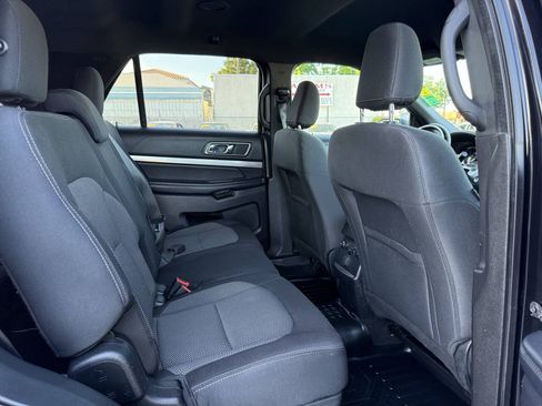 Used 2019 Ford Explorer XLT w/ Equipment Group 201A AWD/4WD image 10