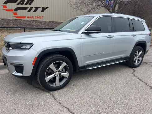 Used 2021 Jeep Grand Cherokee L Limited image 1