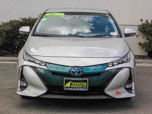 Used 2017 Toyota Prius Prime Advanced image 2
