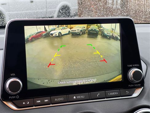 Used 2022 Nissan Sentra SV w/ Lighting Package image 4