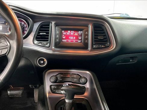 Used 2017 Dodge Challenger R/T RWD image 7