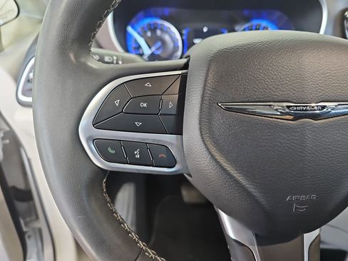 Used 2023 Chrysler Voyager LX FWD image 17