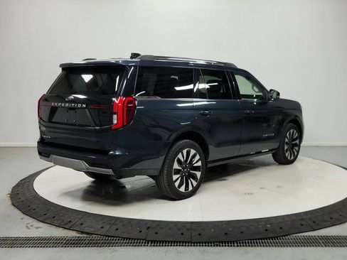 Used 2025 Ford Expedition Platinum w/ Driver's Package AWD/4WD image 8