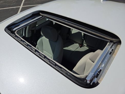 Certified 2023 Honda Accord EX image 4